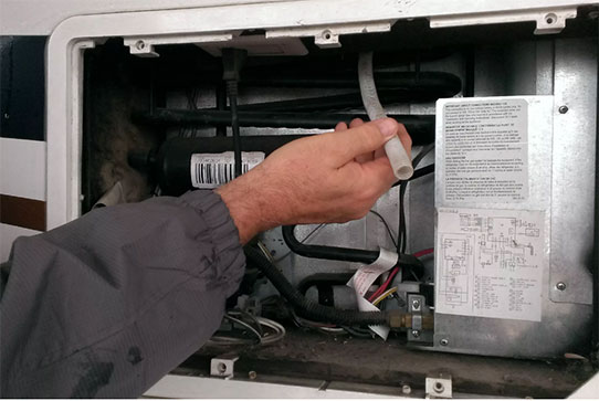 Прочистка слива (дренаж) холодильника в Броннице